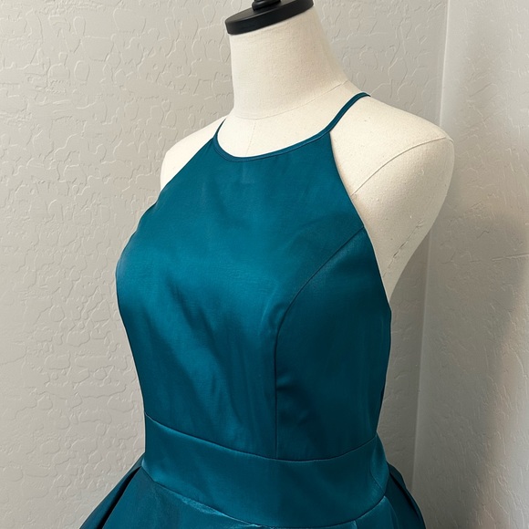 NEW CHRISTINA WU SZ 18 TEAL ORGANZA FORMAL TIE BACK BALLGOWN WITH POCKETS - Picture 6 of 14